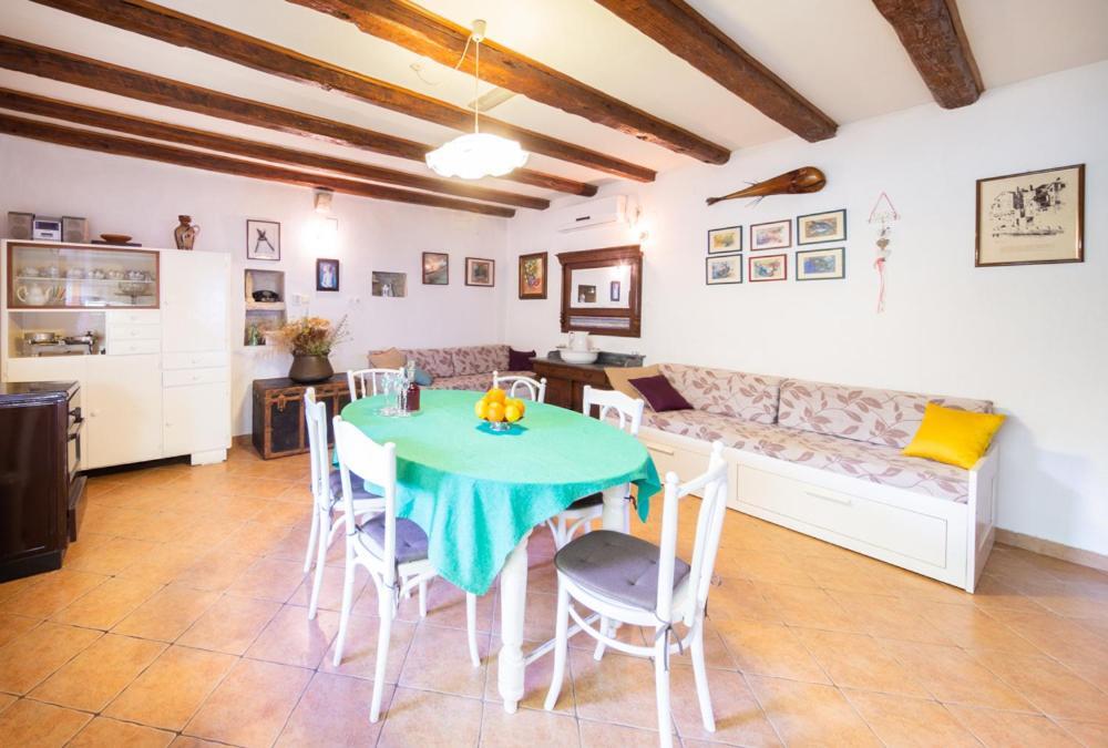Holiday Home Burba 코미자 외부 사진